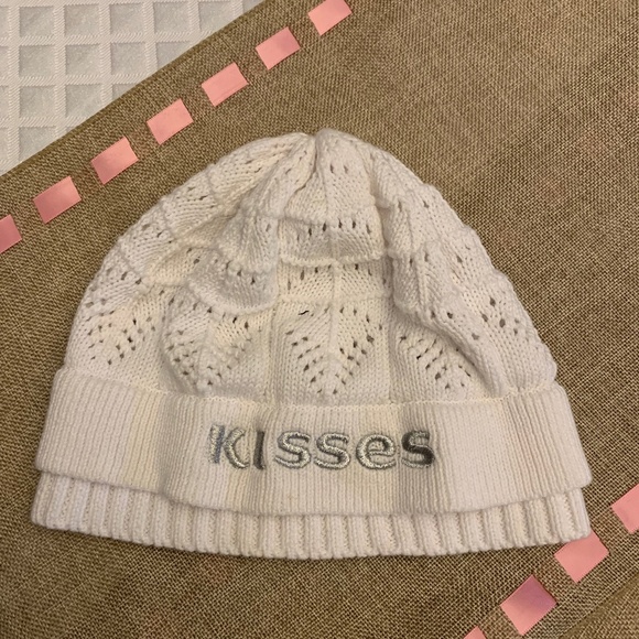 Hershey “KISSES” white beanie hat  OS - Picture 1 of 4